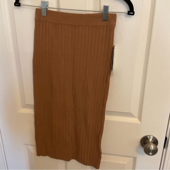 GUESS Women's Agnes Sweater Skirt small NWT - Picture 7 of 13